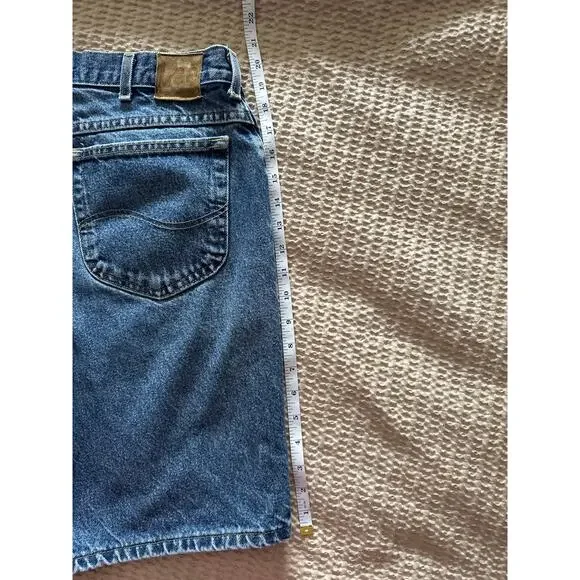 Vintage 90s Lee Riders High Waisted Medium Wash Denim Shorts - Size 34 - Picture 5 of 7